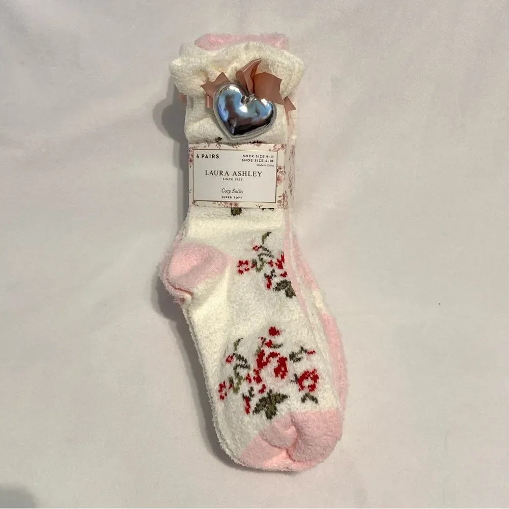 NWT Laura Ashley Cozy Socks Crew 4 Pairs Cottagecore